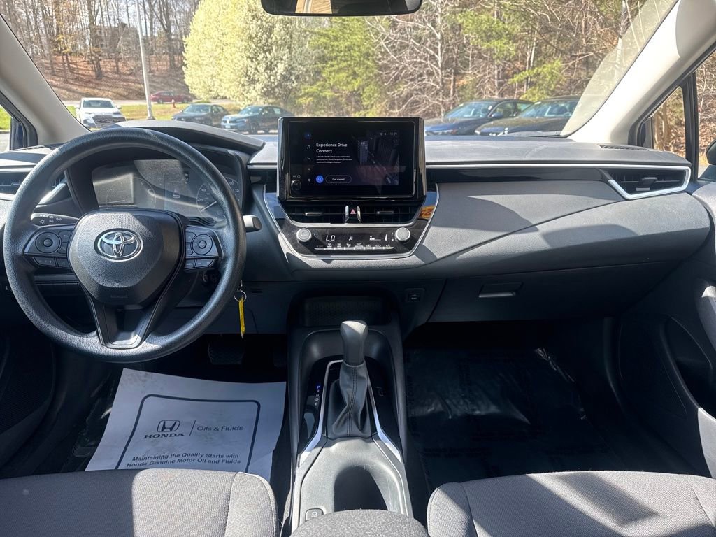 Used 2025 Toyota Corolla LE image 23