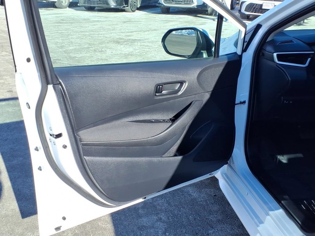 Certified 2025 Toyota Corolla LE FWD image 14