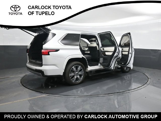 Used 2024 Toyota Sequoia Capstone AWD/4WD image 44