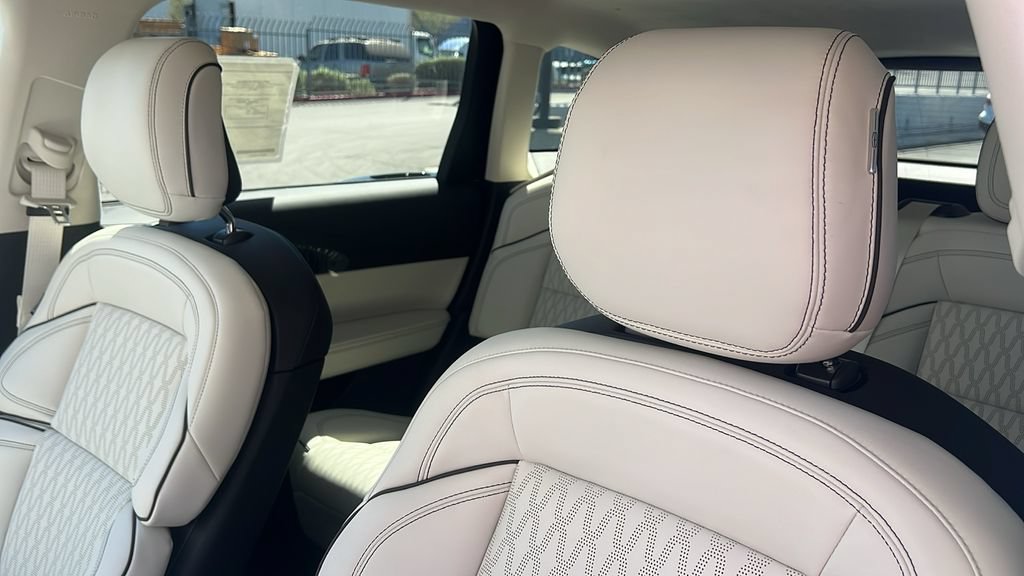 New 2025 Lincoln Nautilus Black Label w/ Jet Appearance Package AWD/4WD image 11