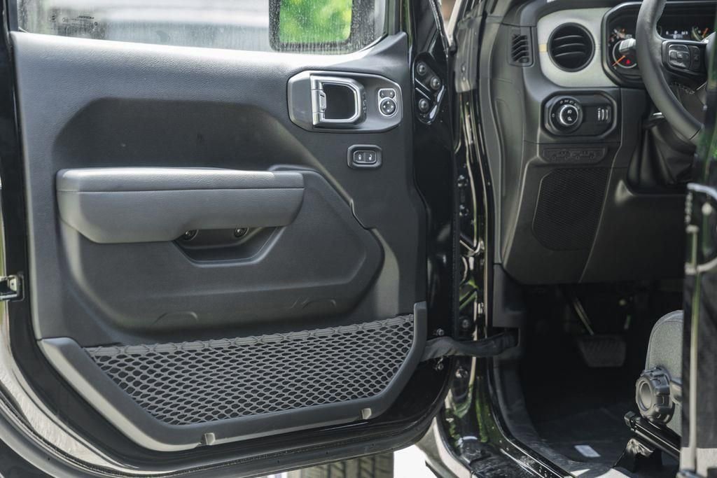 New 2025 Jeep Gladiator Sport AWD/4WD image 37