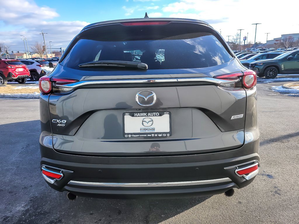 Used 2018 MAZDA CX-9 Touring w/ Touring Premium Package image 4