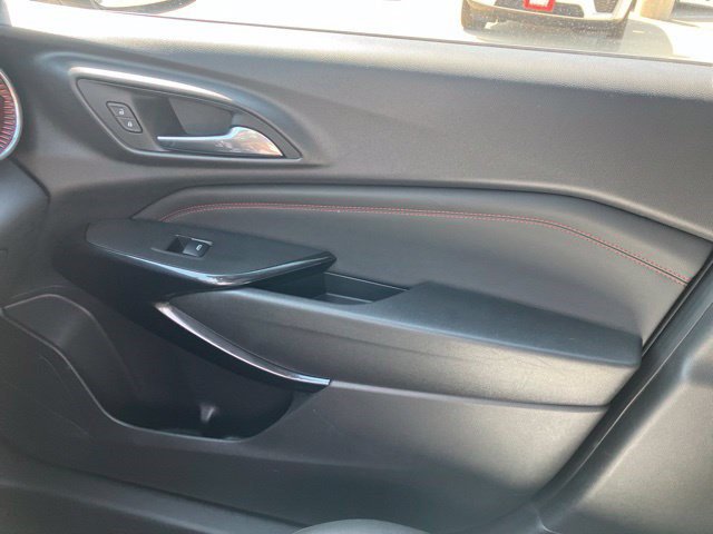 Used 2025 Chevrolet Trax RS w/ Sunroof Package FWD image 21