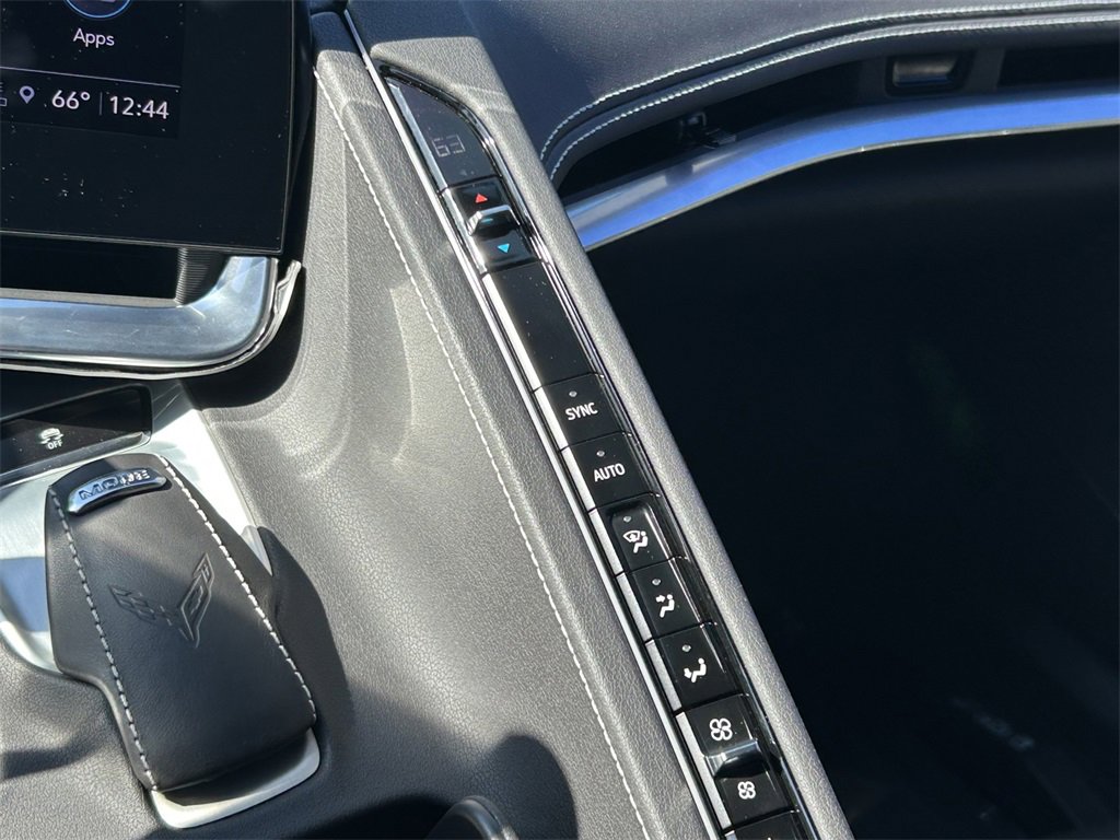 Used 2021 Chevrolet Corvette Stingray Coupe w/ Z51 Performance Package image 27