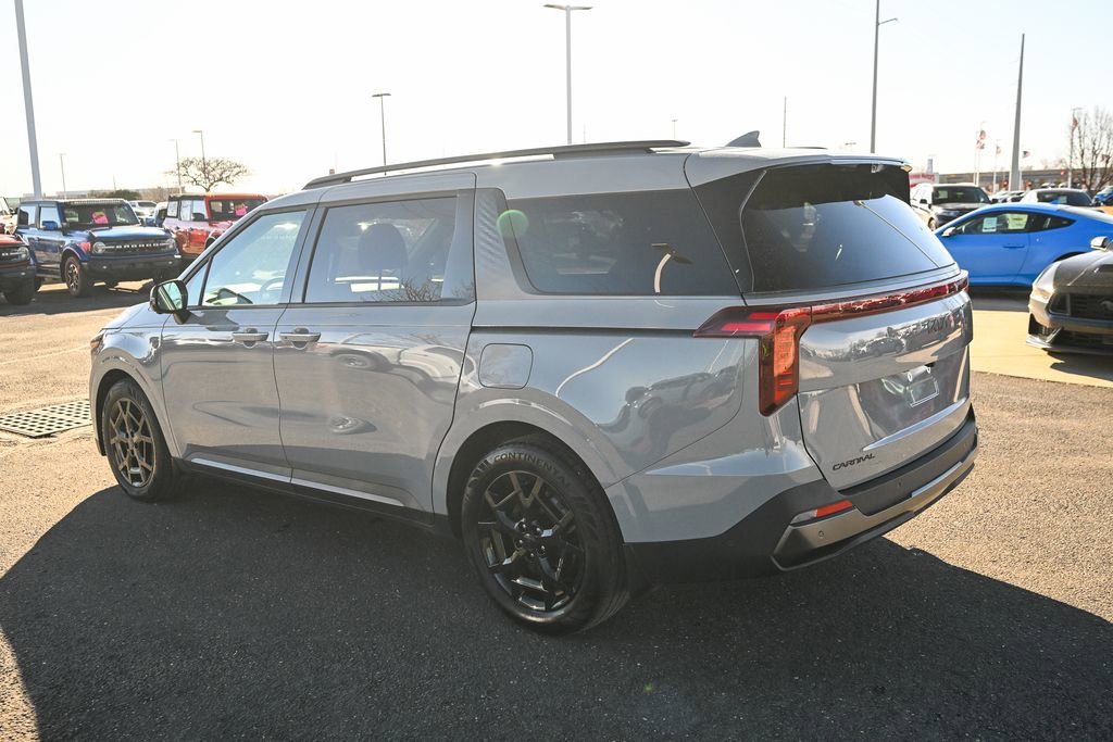 Used 2025 Kia Carnival SX Prestige image 7