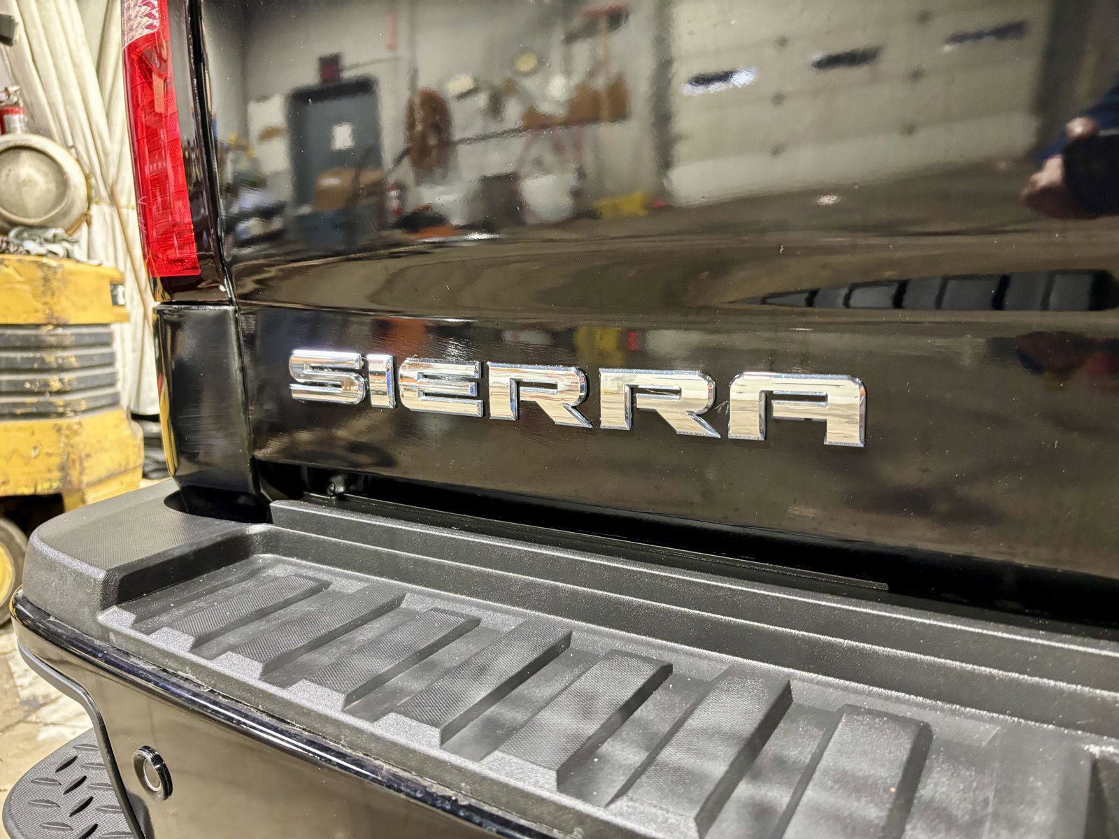 Used 2017 GMC Sierra 2500 Denali w/ Duramax Plus Package AWD/4WD image 27