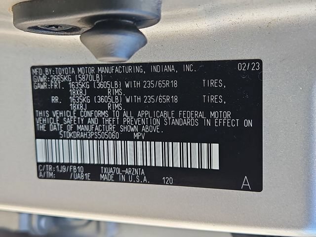 Used 2023 Toyota Highlander LE FWD image 33
