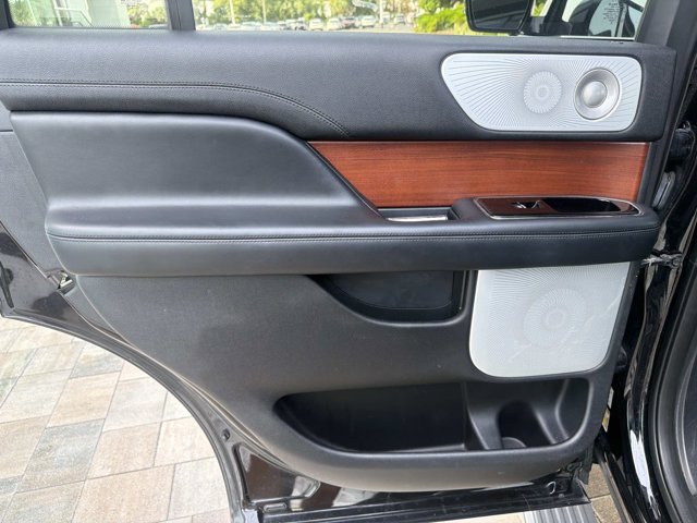 Used 2020 Lincoln Navigator Reserve w/ Equipment Group 208A Reserve AWD/4WD image 16