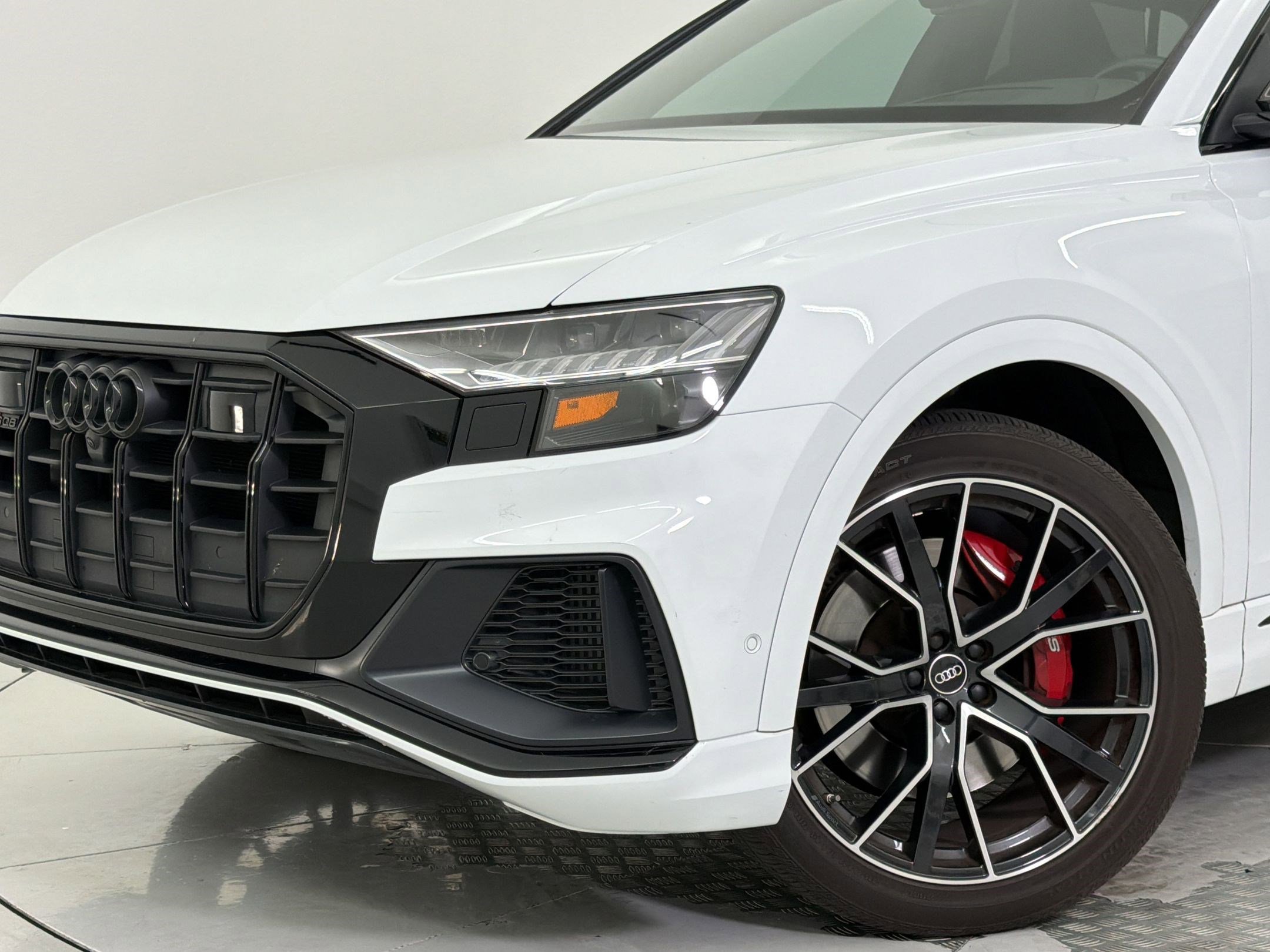 Used 2023 Audi SQ8 Prestige w/ Prestige Package AWD/4WD image 11