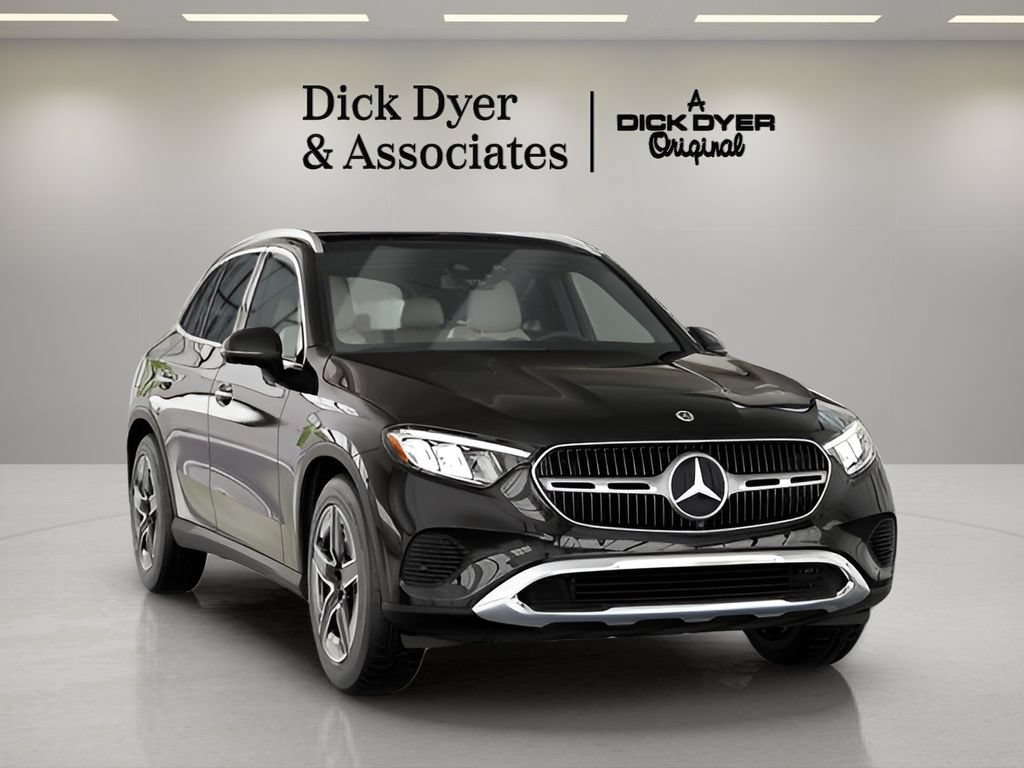 Used 2026 Mercedes-Benz GLC 300 image 4