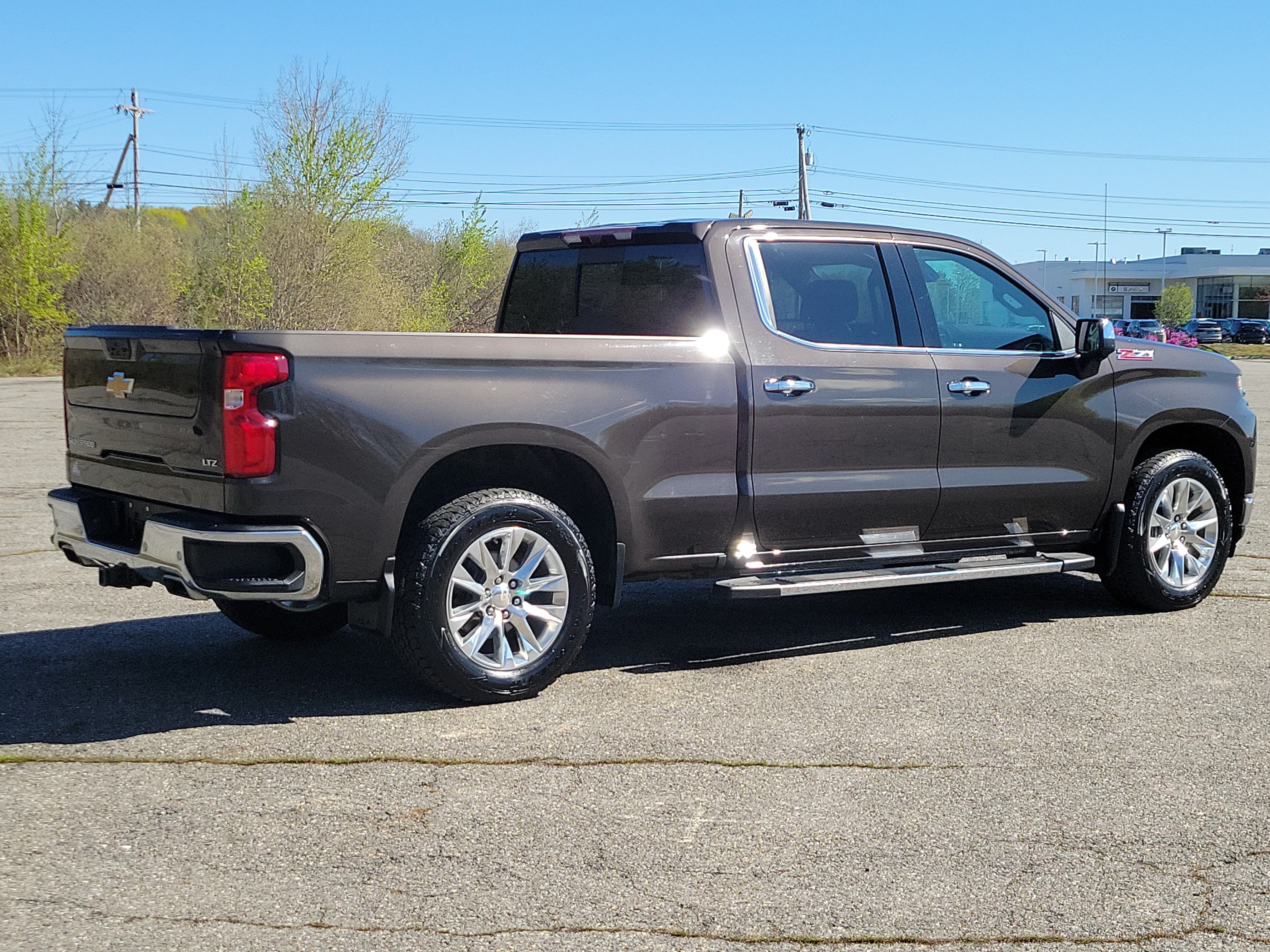 Used 2021 Chevrolet Silverado 1500 LTZ w/ Technology Package AWD/4WD image 5