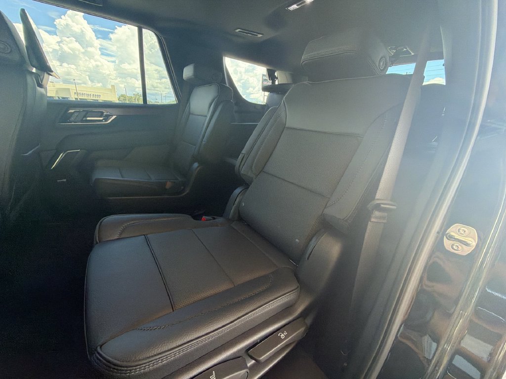 New 2026 GMC Yukon Denali w/ Denali Reserve Package AWD/4WD image 14