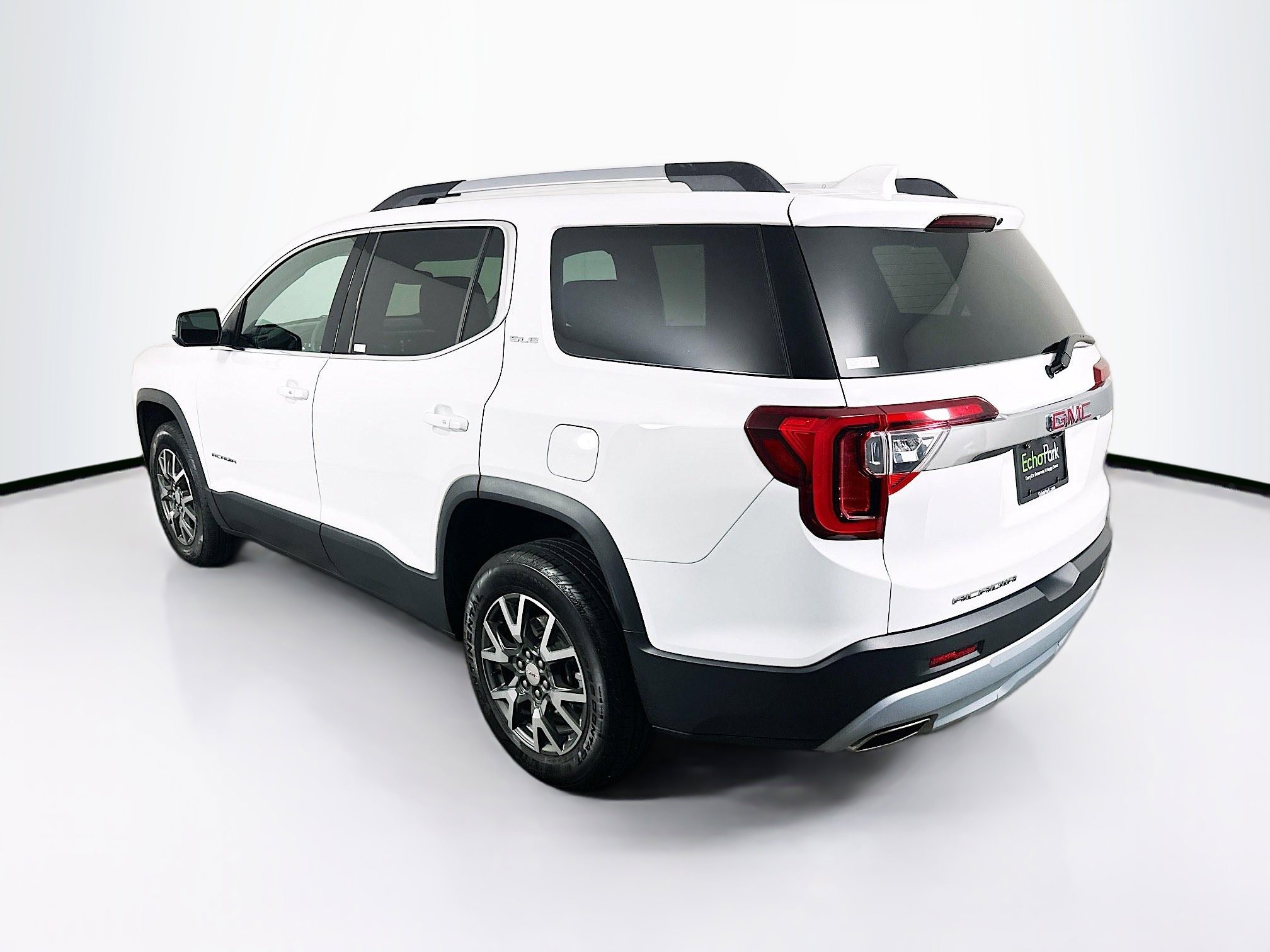 Used 2023 GMC Acadia SLE w/ Driver Convenience Package image 5
