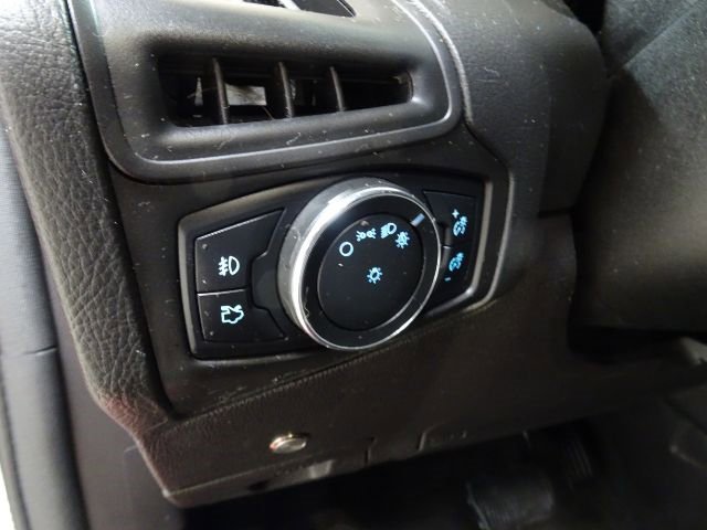 Used 2014 Ford Focus SE w/ SE Sport Package image 17