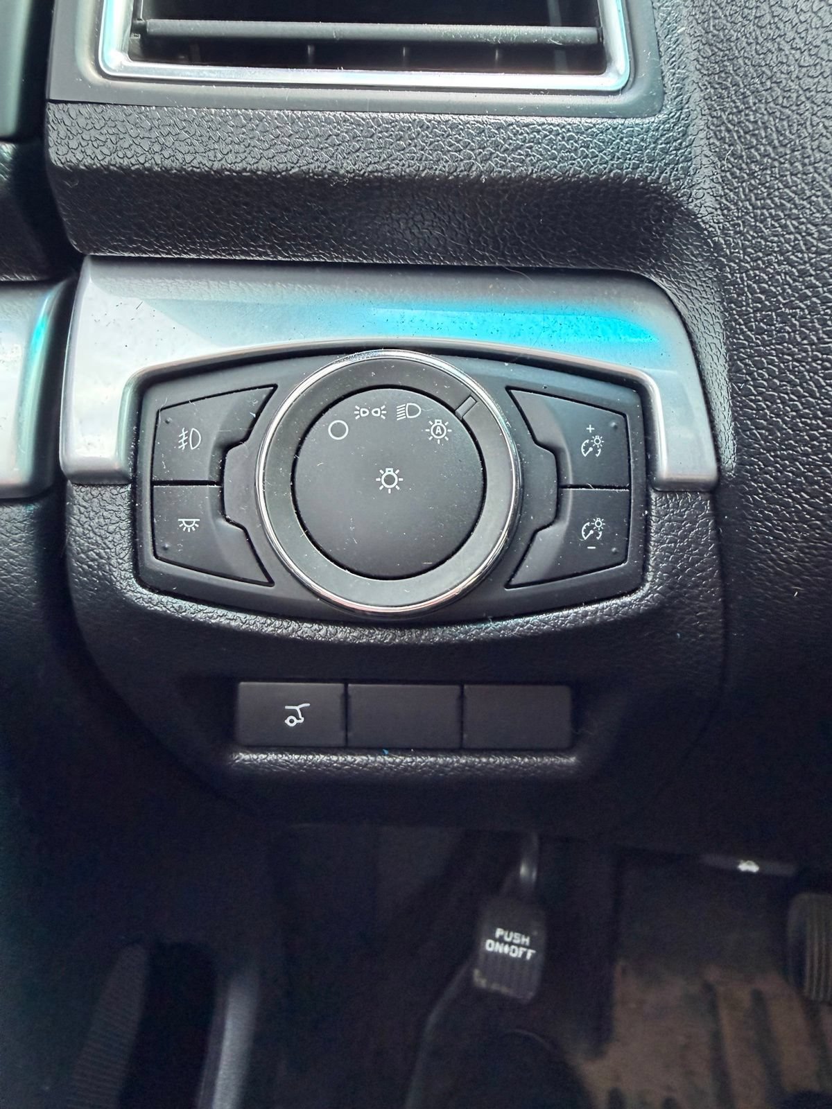 Used 2017 Ford Explorer Limited FWD image 16