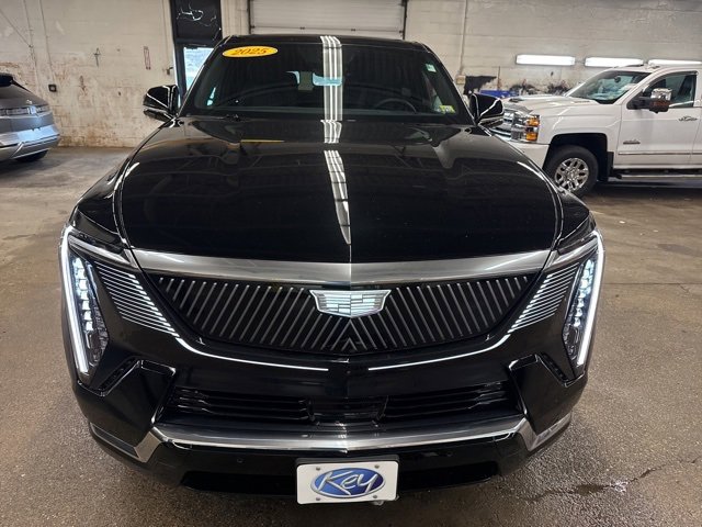 Used 2025 Cadillac Escalade IQ Luxury 1 image 2