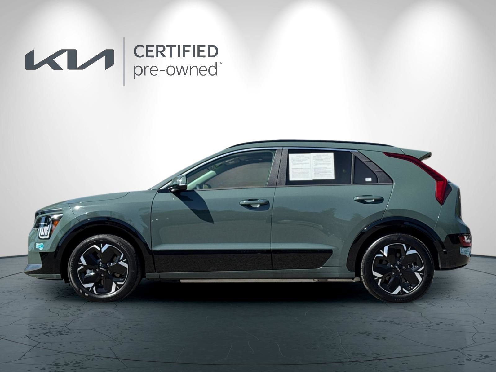 Certified 2024 Kia Niro Wave w/ Wave Preserve Package FWD image 7