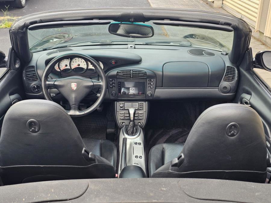 Used 2001 Porsche 911 Carrera image 10