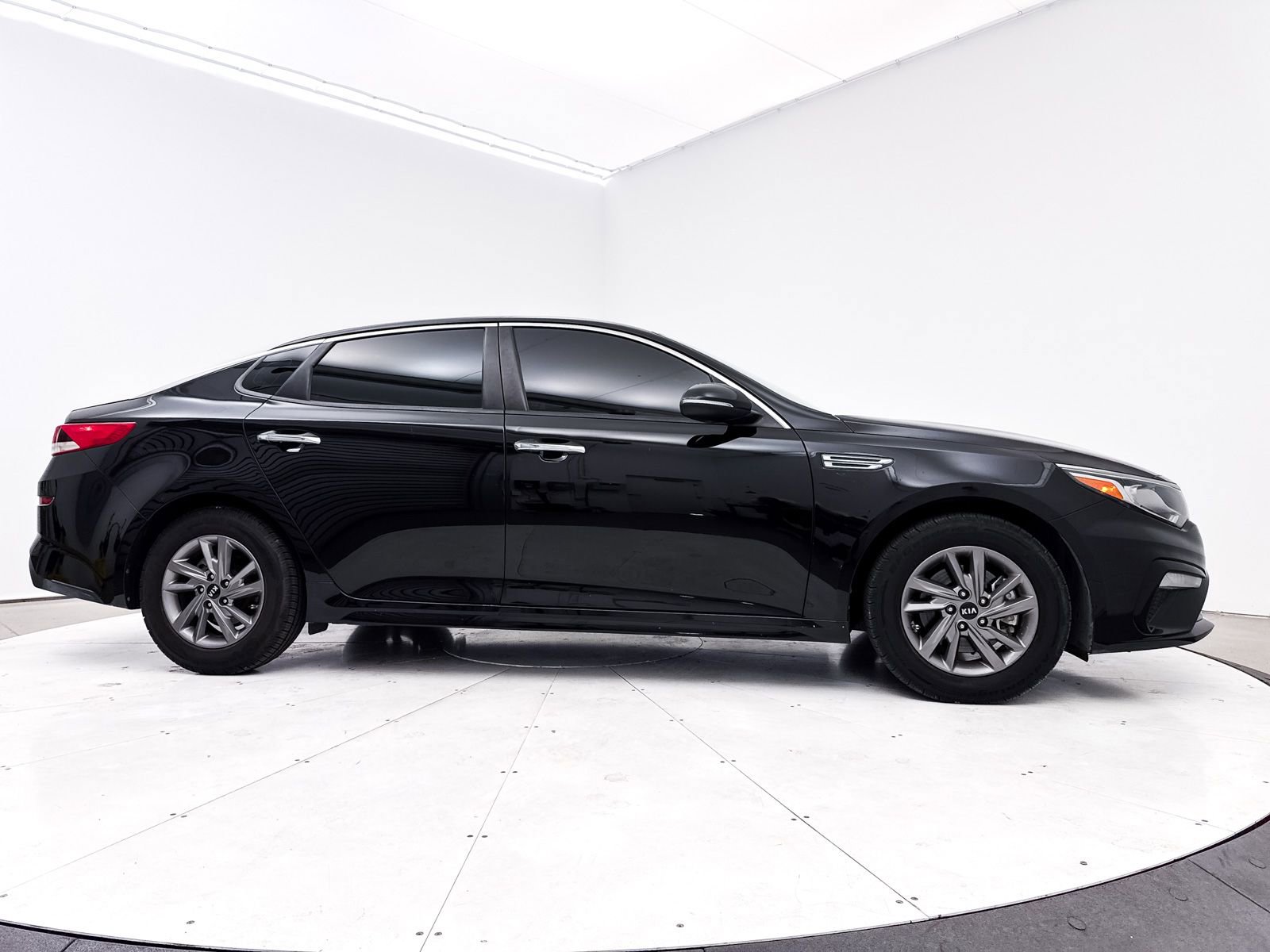 Used 2020 Kia Optima LX image 34