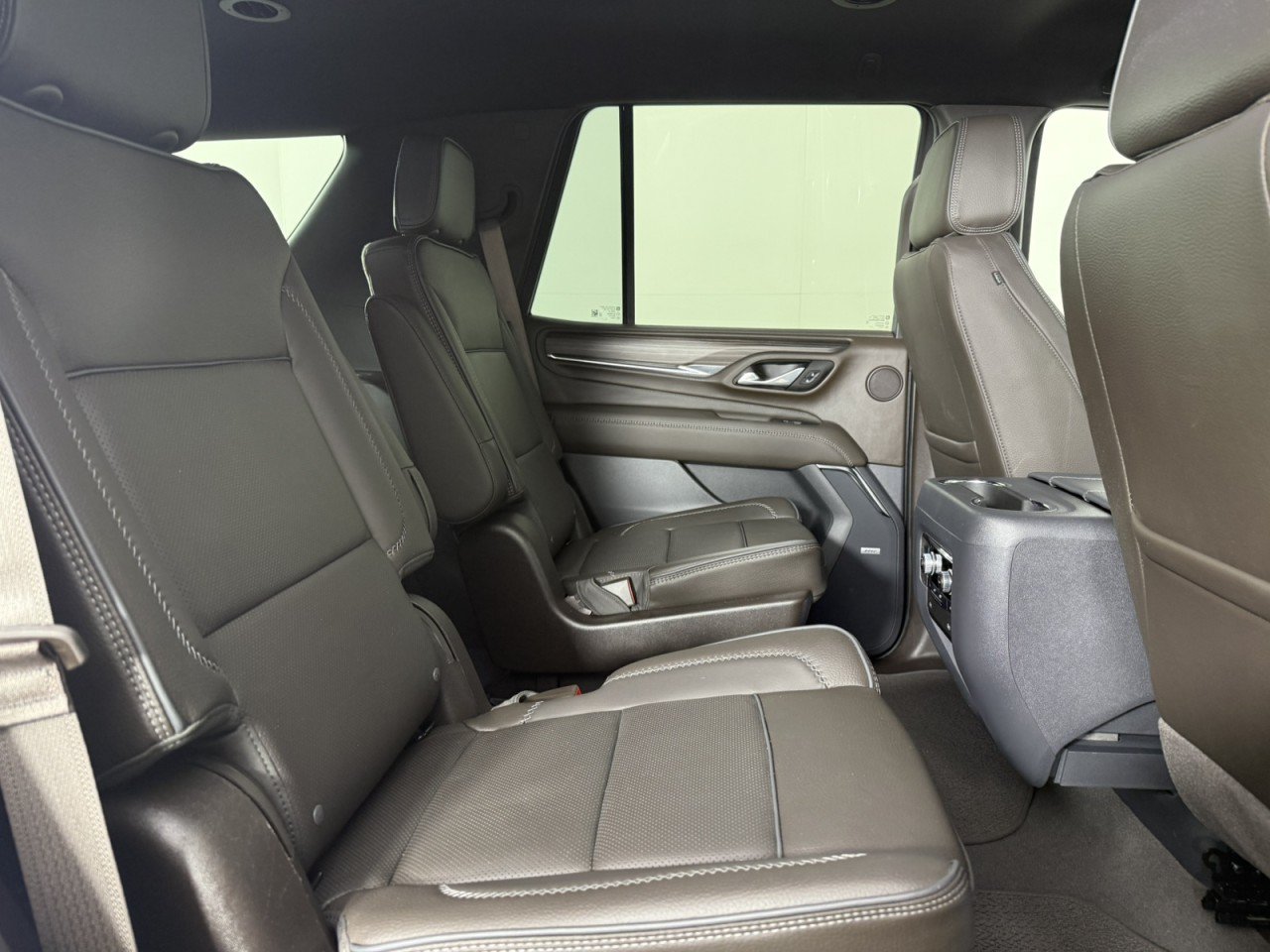 Used 2023 GMC Yukon Denali AWD/4WD image 13
