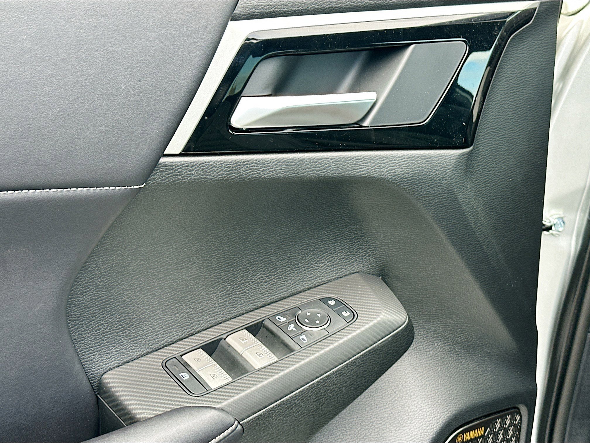 New 2026 Mitsubishi Outlander SE image 13