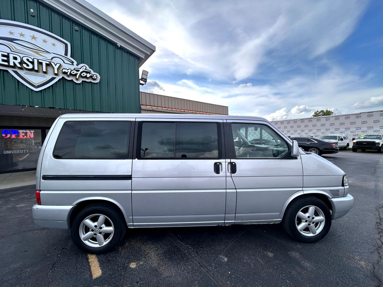Used 2002 Volkswagen Eurovan GLS image 2