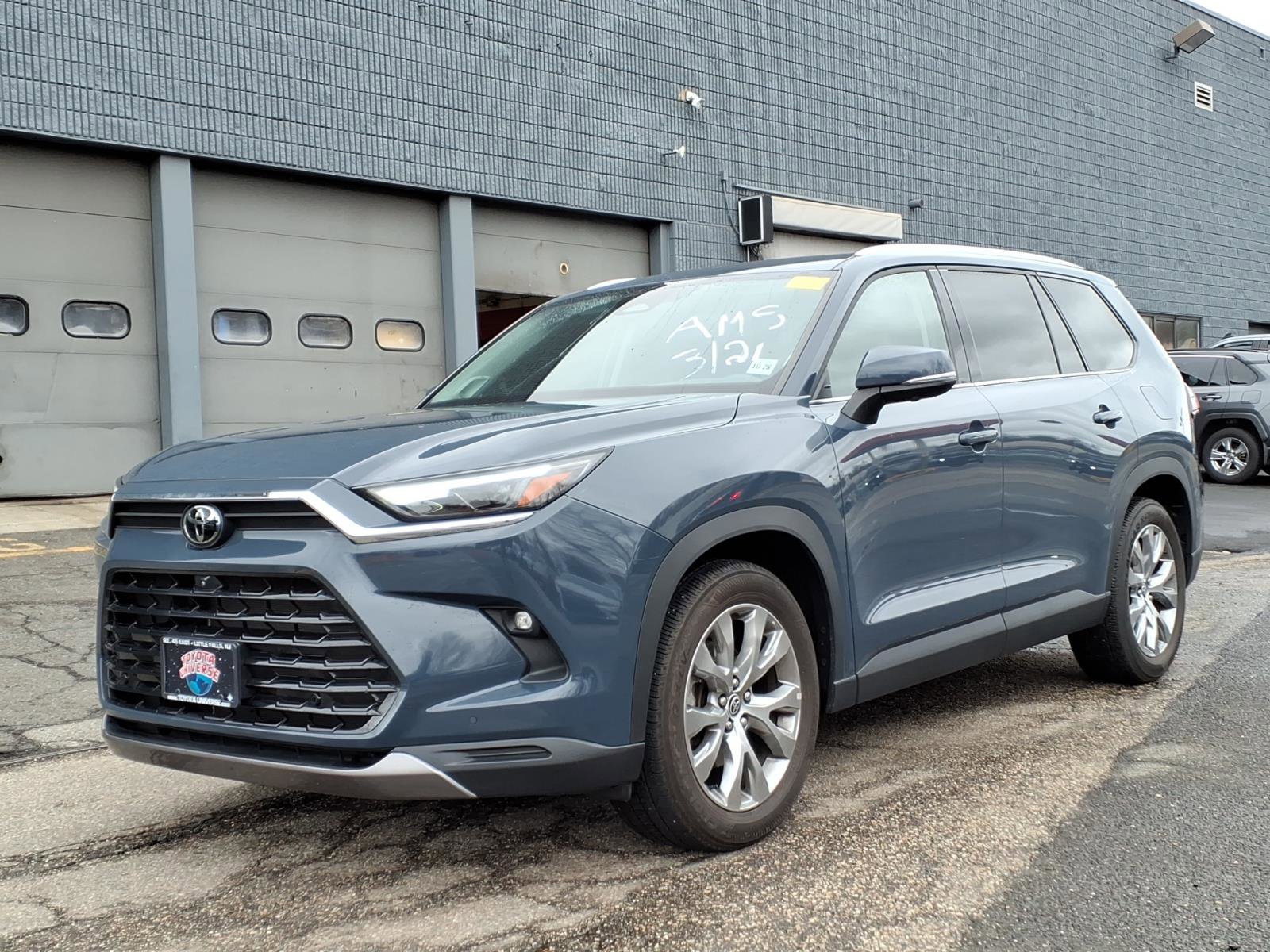 Certified 2024 Toyota Grand Highlander Platinum image 3