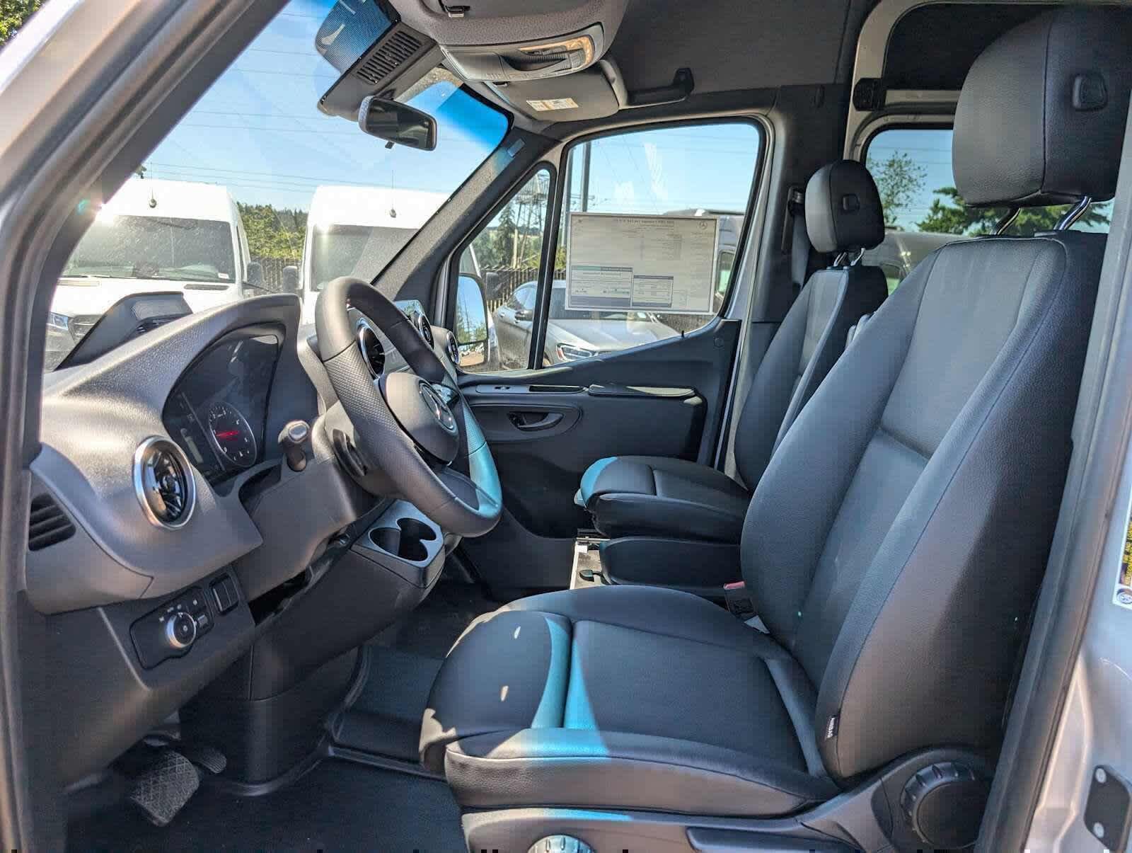 New 2025 Mercedes-Benz Sprinter 2500 image 25