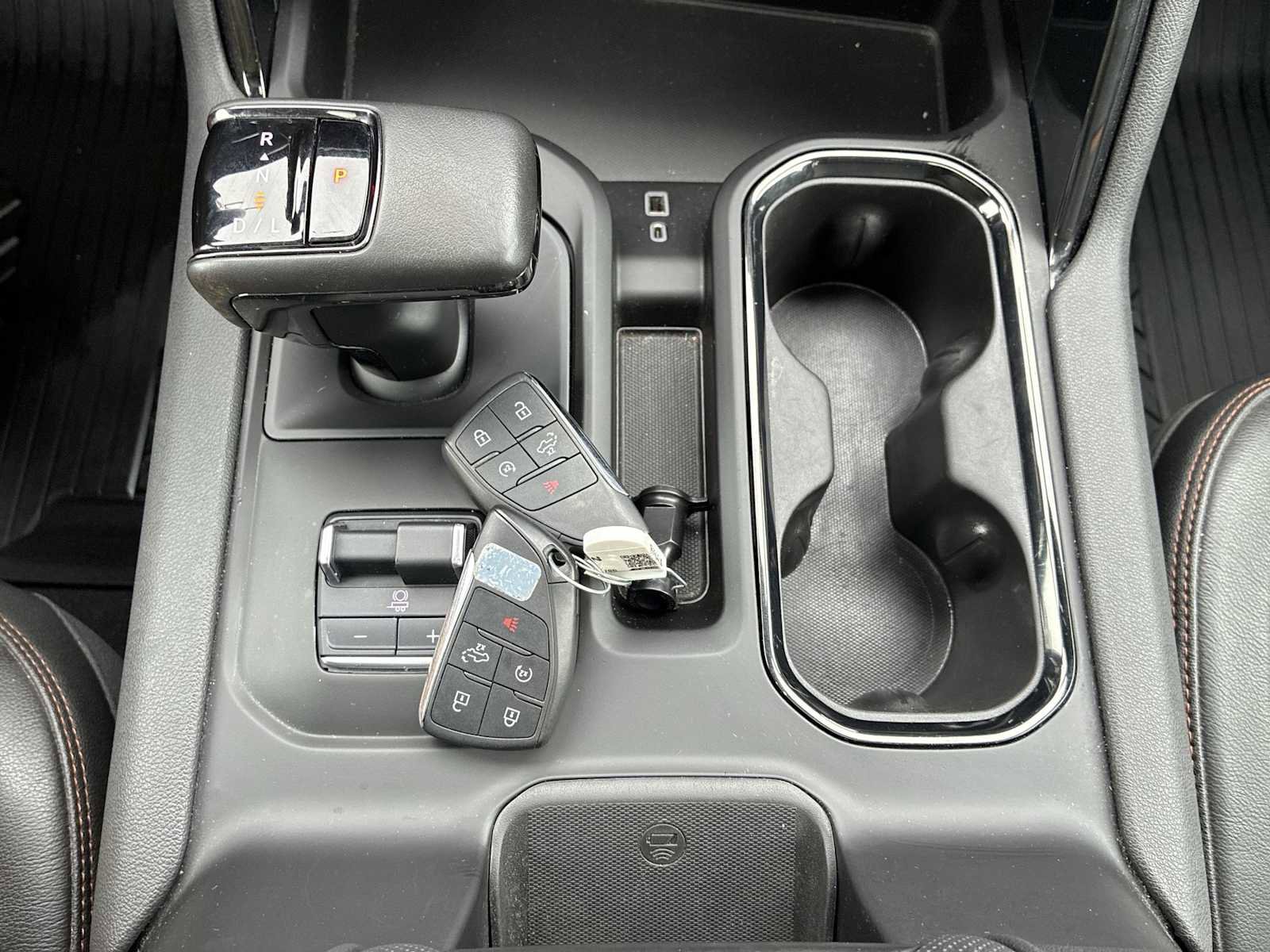 Certified 2022 GMC Sierra 1500 AT4 w/ Technology Package image 21