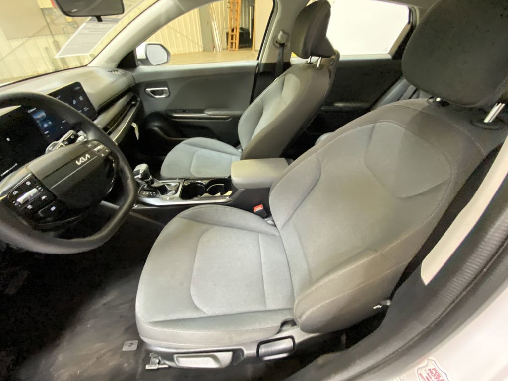 Used 2025 Kia K4 FWD image 21