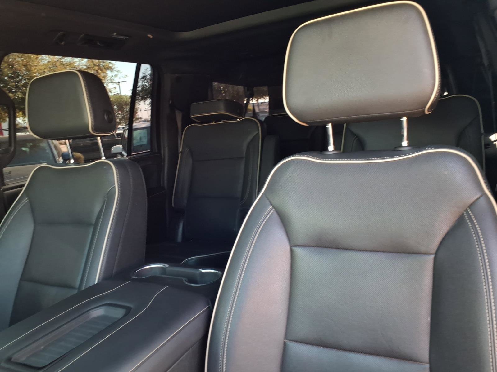 Used 2022 GMC Yukon XL SLT w/ SLT Premium Package image 14