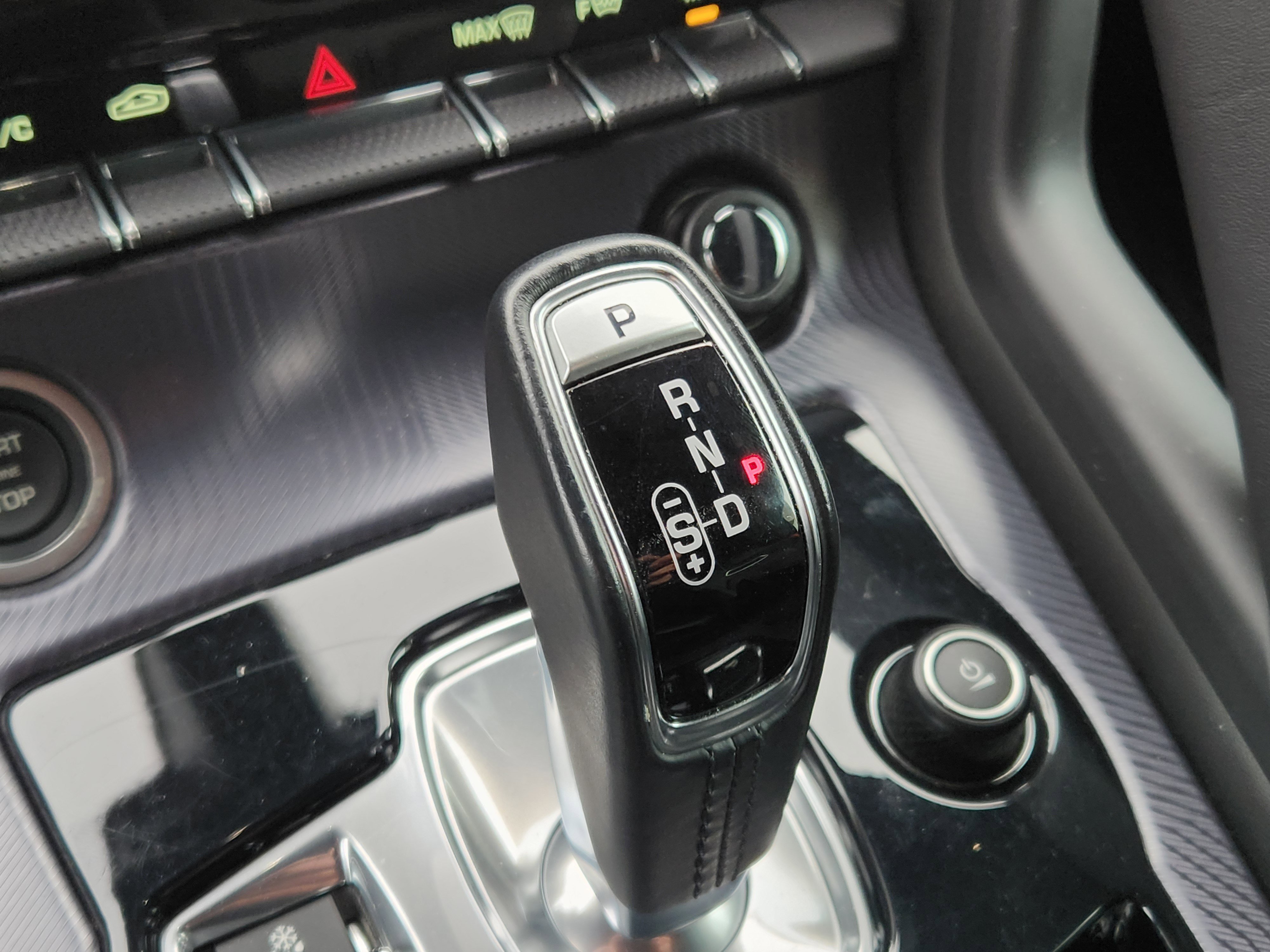 Certified 2022 Jaguar F-TYPE R-Dynamic image 21