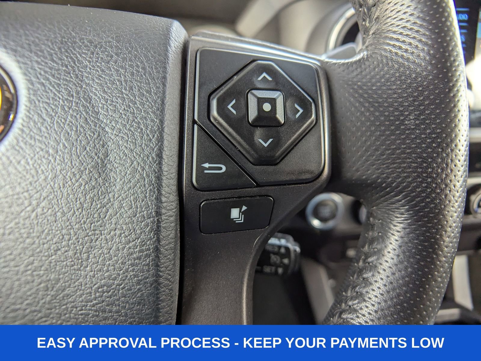 Used 2017 Toyota Tacoma TRD Off-Road w/ Tow Package (A/T) image 34