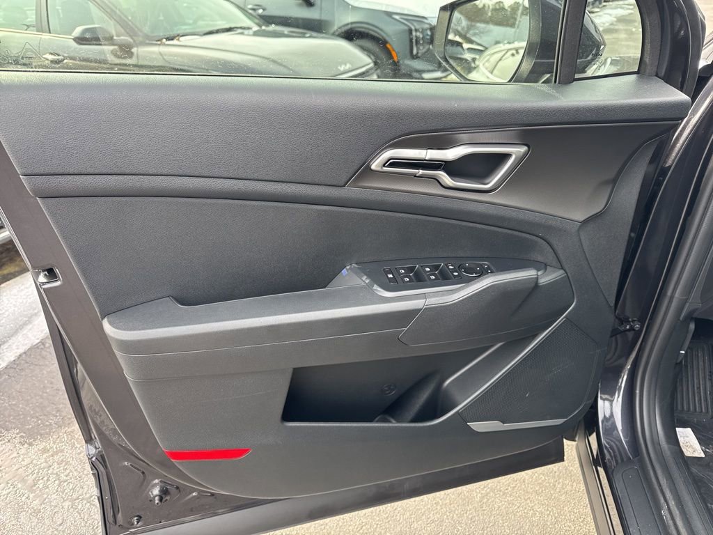 New 2026 Kia Sportage LX image 12
