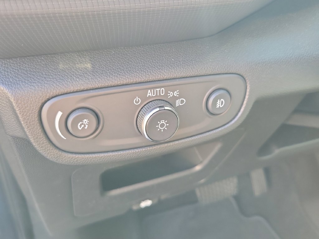 Used 2022 Chevrolet TrailBlazer LT w/ Convenience Package FWD image 24