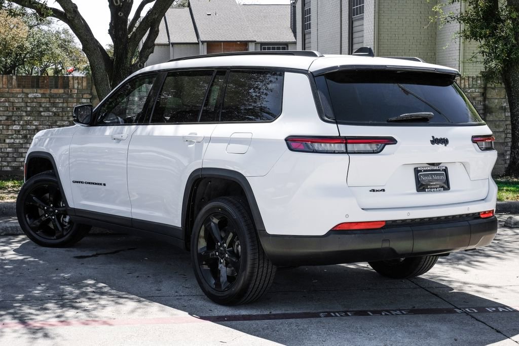 Used 2023 Jeep Grand Cherokee L Laredo AWD/4WD image 19