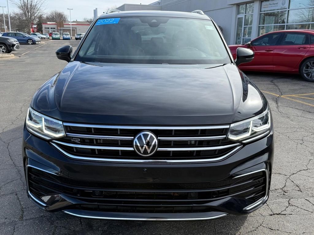 Certified 2022 Volkswagen Tiguan SEL R-Line image 9