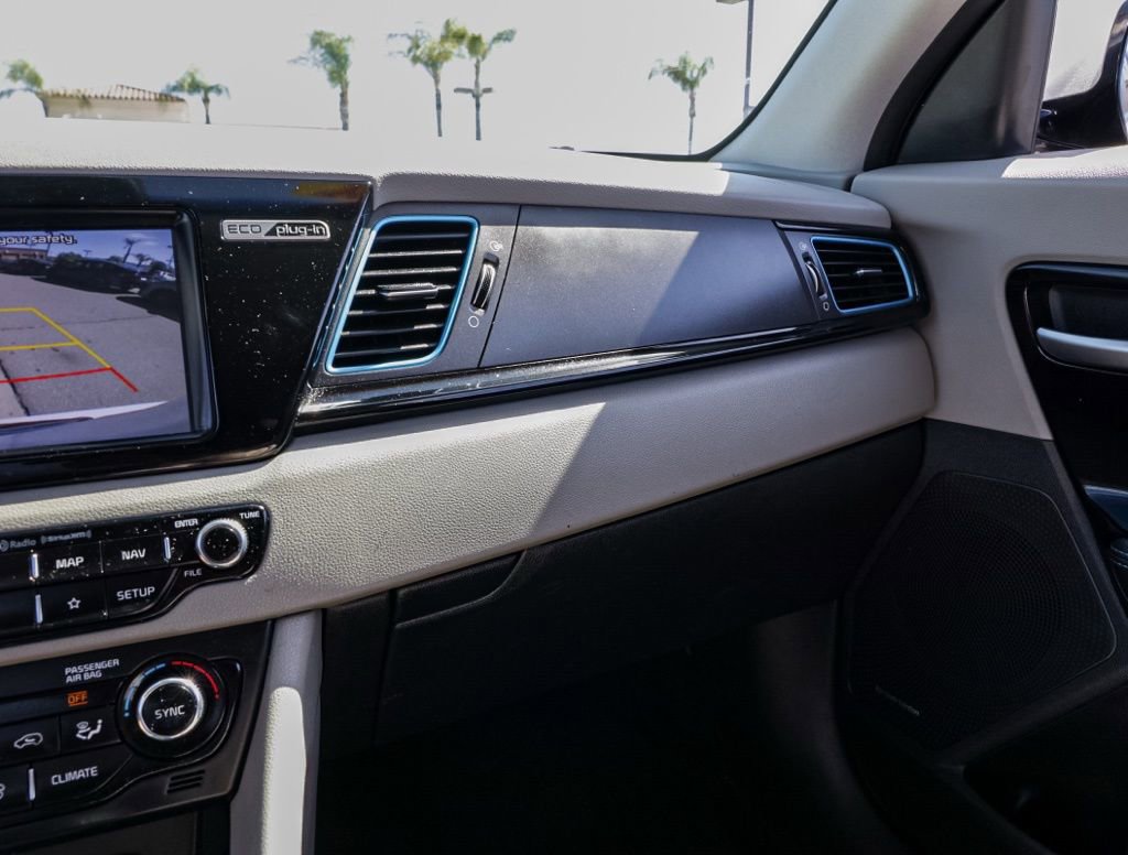 Used 2018 Kia Niro EX Premium FWD image 28