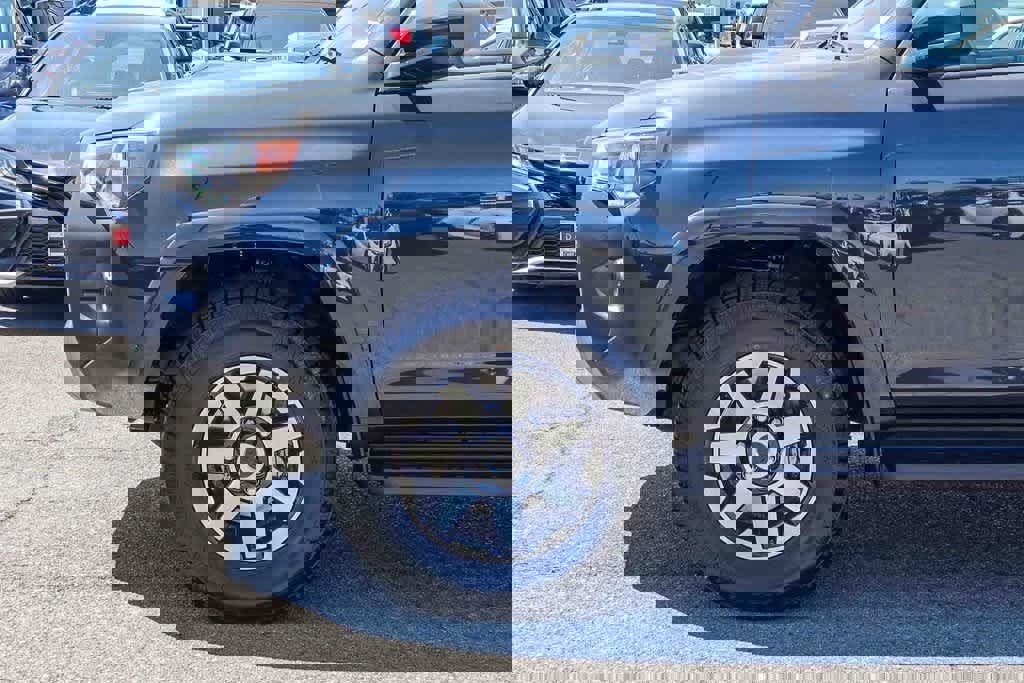 Used 2024 Toyota 4Runner TRD Off-Road image 9