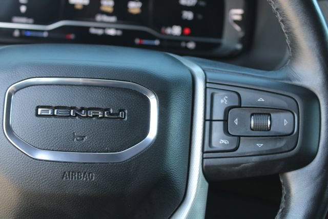 Used 2022 GMC Yukon XL Denali w/ Denali Premium Package AWD/4WD image 24