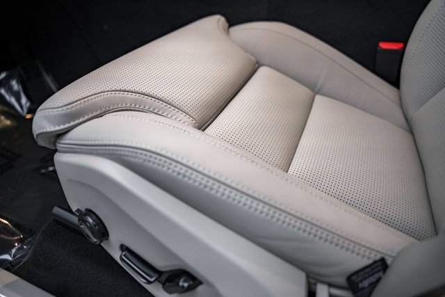 New 2026 Volvo XC90 B6 Ultra w/ Protection Package Premier image 36