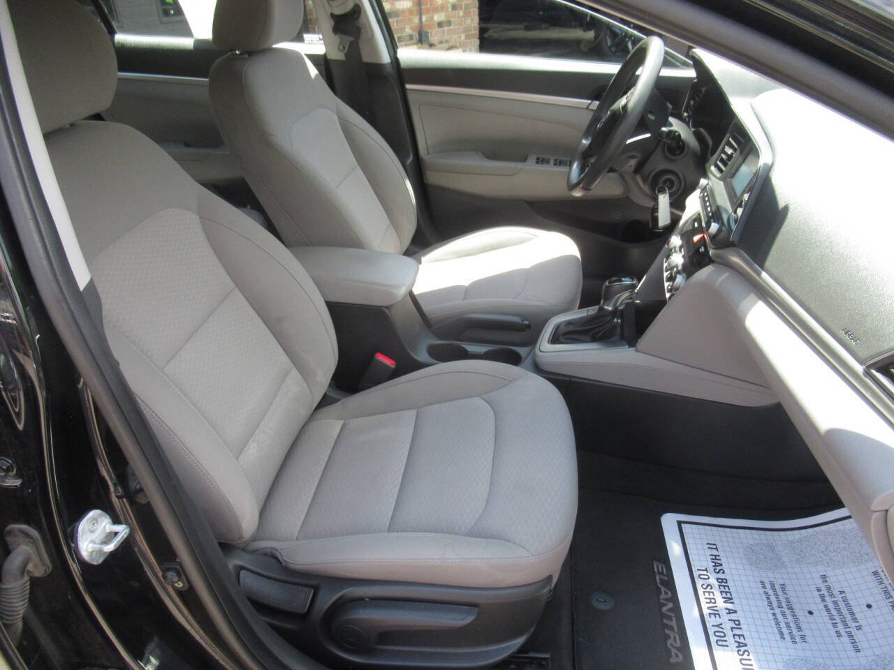 Used 2020 Hyundai Elantra SE w/ Cargo Package (C1) FWD image 6