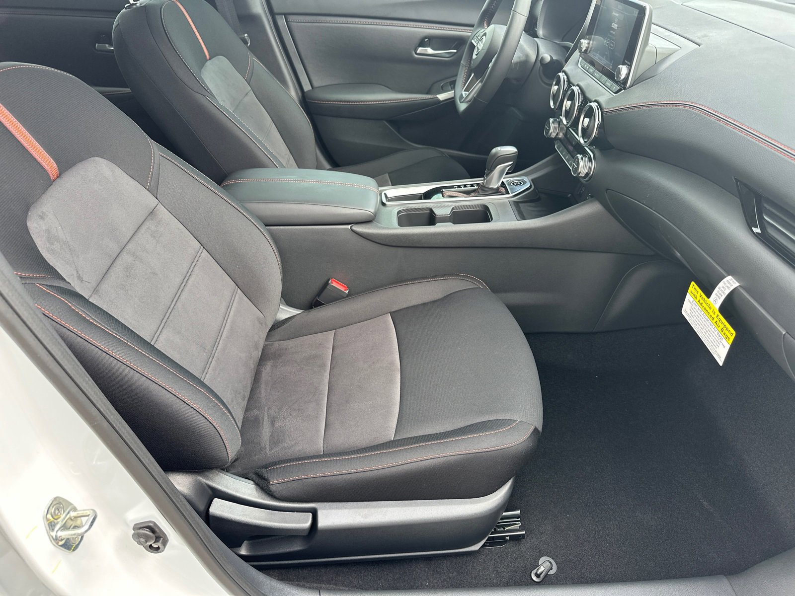 New 2025 Nissan Sentra SR w/ Midnight Edition image 13