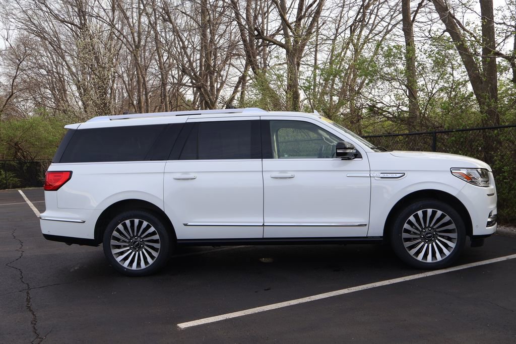Used 2021 Lincoln Navigator L Reserve w/ Luxury Package image 11