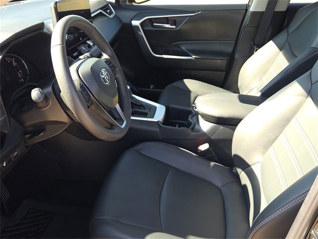 Used 2025 Toyota RAV4 XLE Premium image 19
