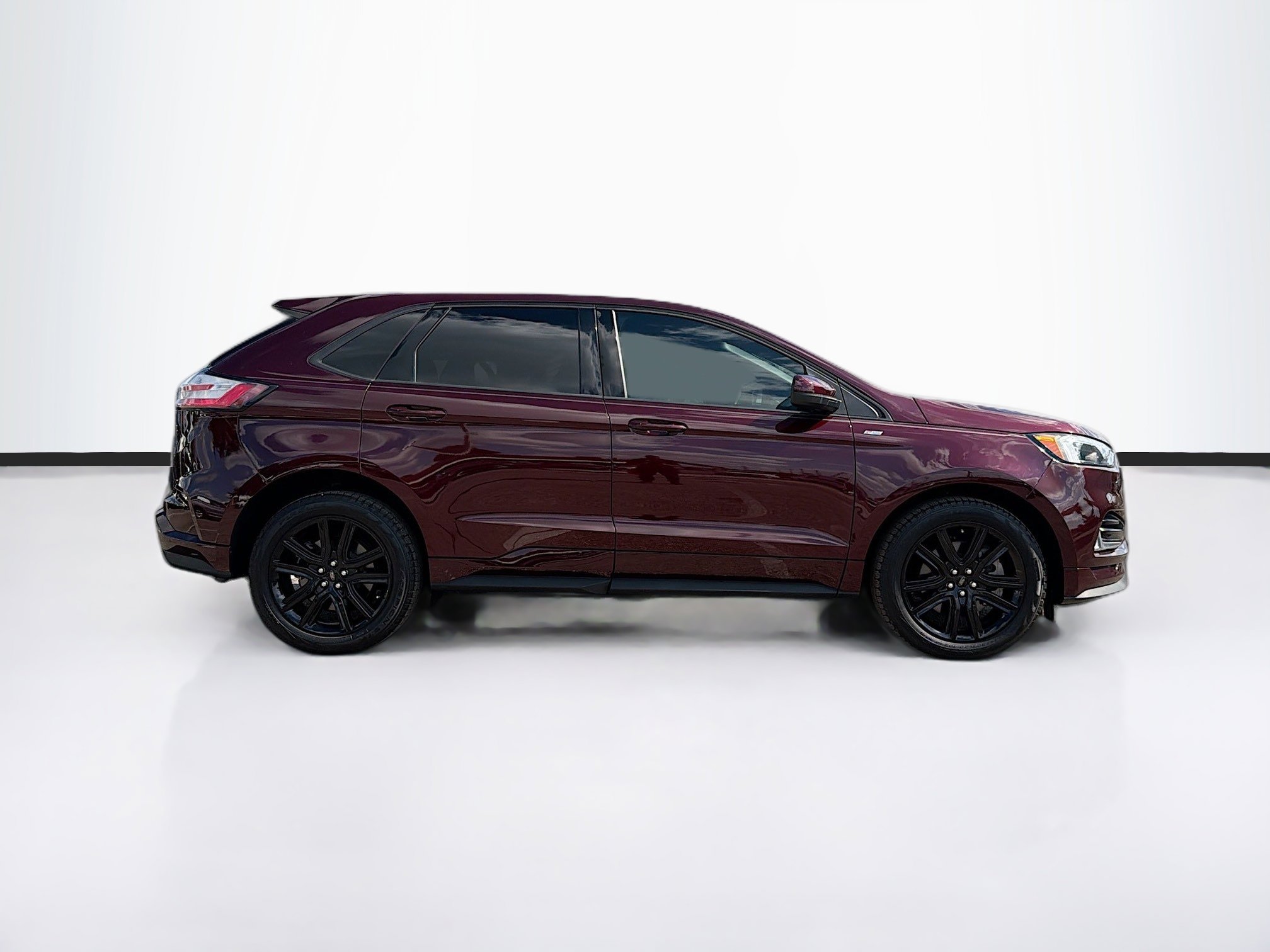Used 2022 Ford Edge ST-Line image 2