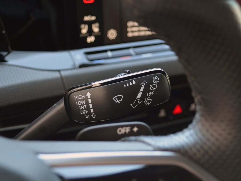 Used 2022 Volkswagen GTI SE FWD image 15