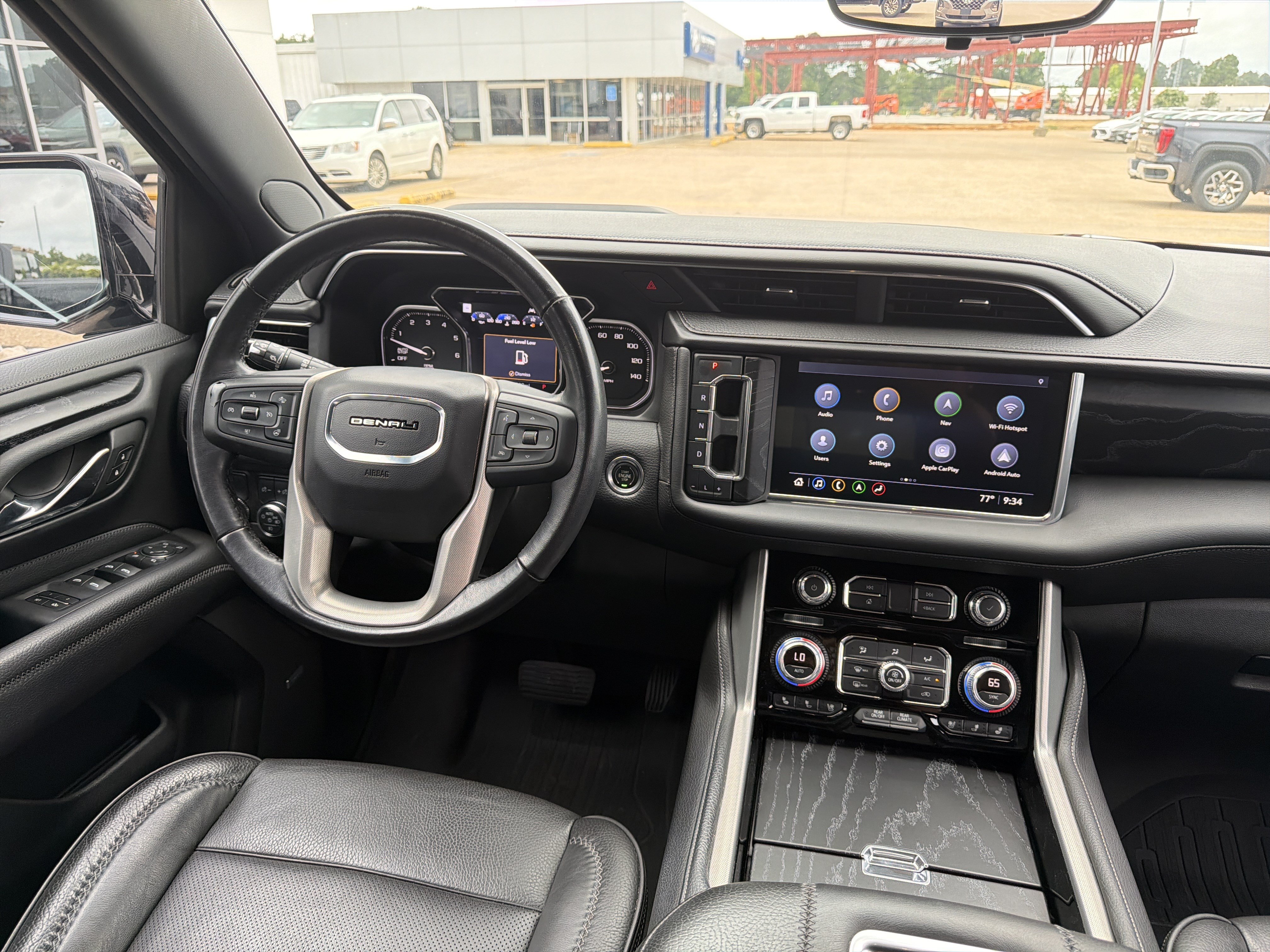 Used 2021 GMC Yukon Denali w/ Denali Premium Package RWD image 11