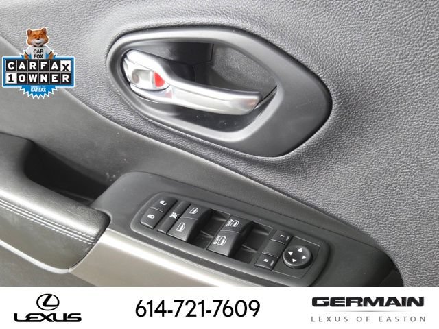 Used 2019 Jeep Cherokee Latitude Plus w/ Cold Weather Group AWD/4WD image 29