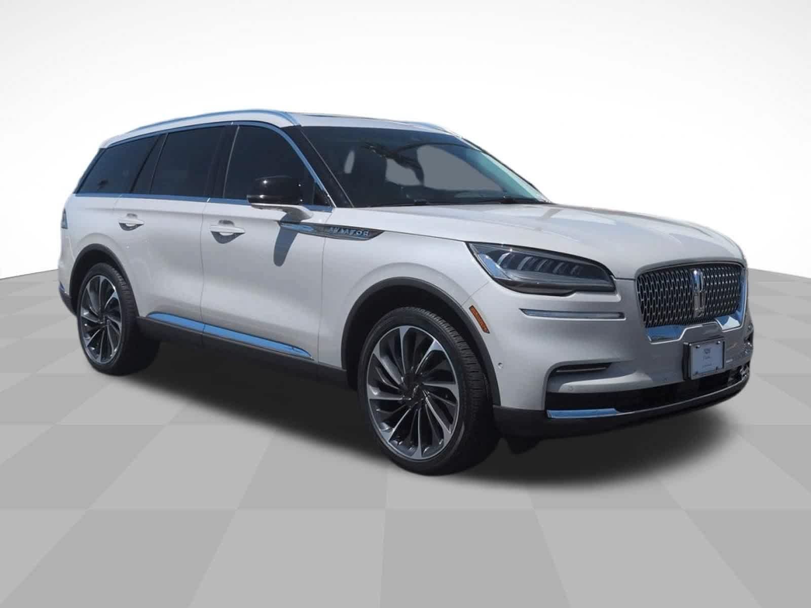 Used 2024 Lincoln Aviator Reserve w/ Equipment Group 201A AWD/4WD image 3